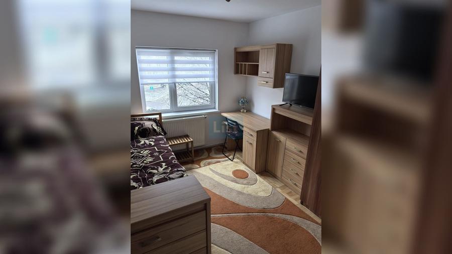Apartament cu 4 camere decomandat, mobilat în Central