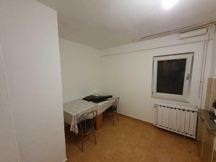 Apartament cu 2 camere decomandat în Republicii