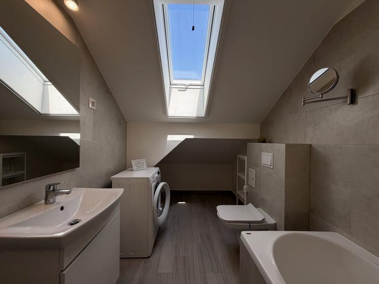 Apartament cu 3 camere decomandat, mobilat în Dumbrăvița