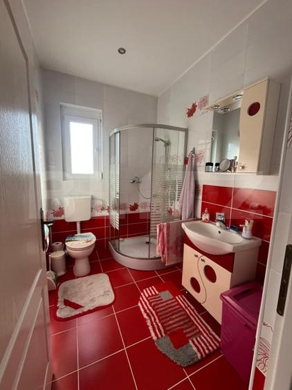 Casă individuală cu 5 camere cu Piscina în Exterior Vest