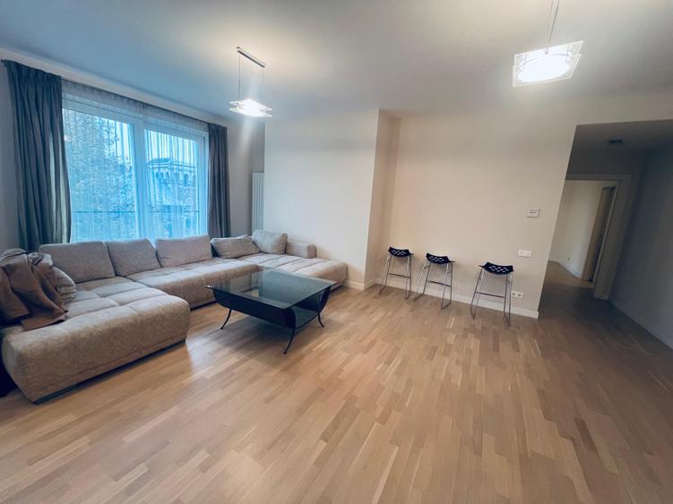 Apartament cu 4 camere decomandat, mobilat în Dorobanți