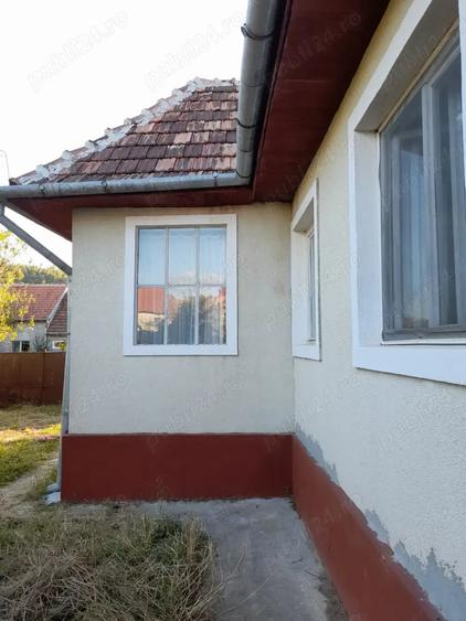 Casă cu 4 camere în Sebiș