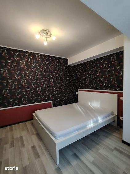 Apartament cu 3 camere în Tei