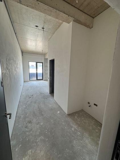 Apartament cu 2 camere decomandat în Lazu