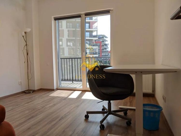 Apartament cu 3 camere semidecomandat, mobilat în Bună Ziua