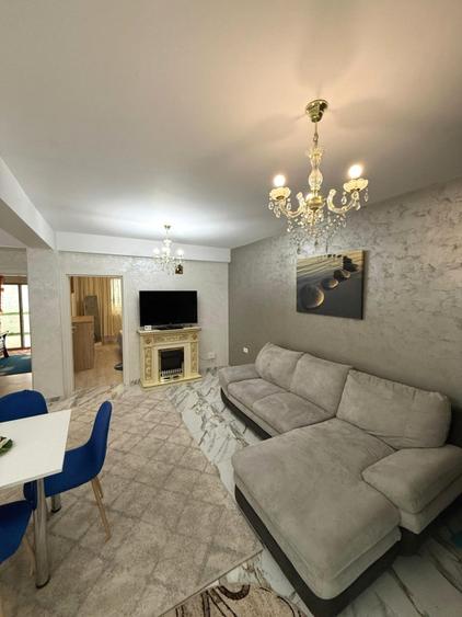 Apartament cu 3 camere semidecomandat, mobilat în Popas Păcurari