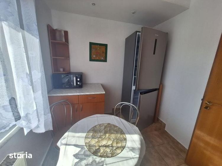 Garsonieră decomandată în Titan