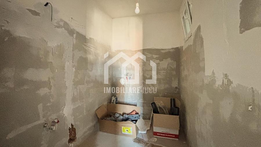 Casă individuală cu 4 camere cu Canalizare în Jucu de Mijloc