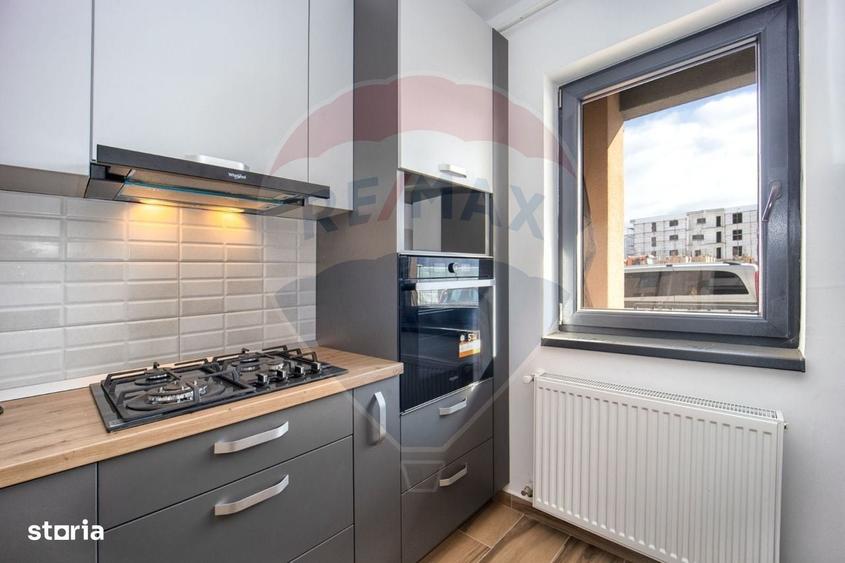 Apartament cu 3 camere decomandat în Cristian