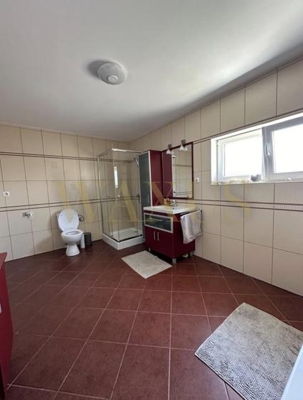 Apartament cu 4 camere decomandat, mobilat în Sud-Est