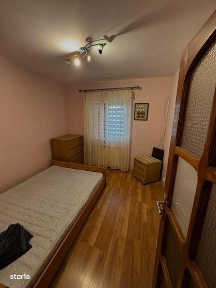 Apartament cu 3 camere decomandat, mobilat în Nicolina