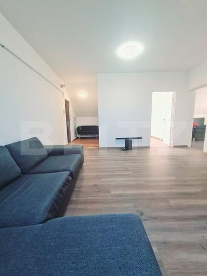 Apartament cu 3 camere semidecomandat, mobilat în Florești