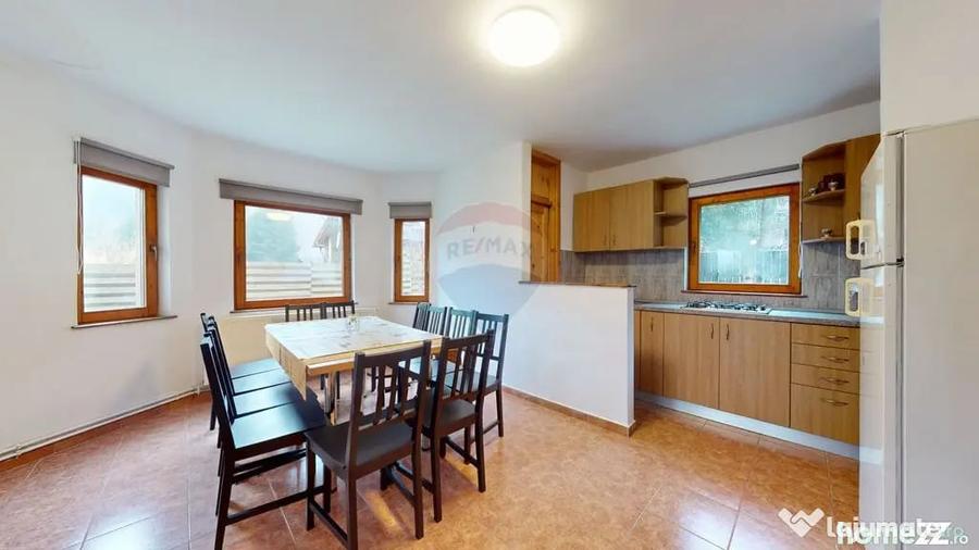 Casă cu 7 camere cu Teren 986 Mp în Plaiul Foii