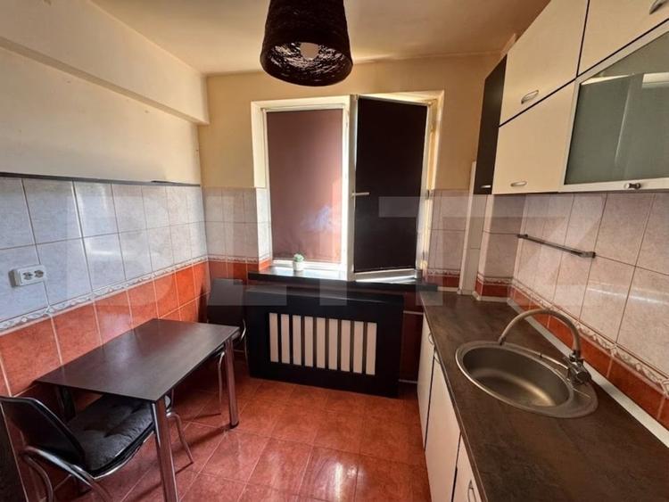 Apartament cu 2 camere semidecomandat, mobilat în Ultracentral