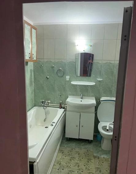 Apartament cu 2 camere decomandat în E3