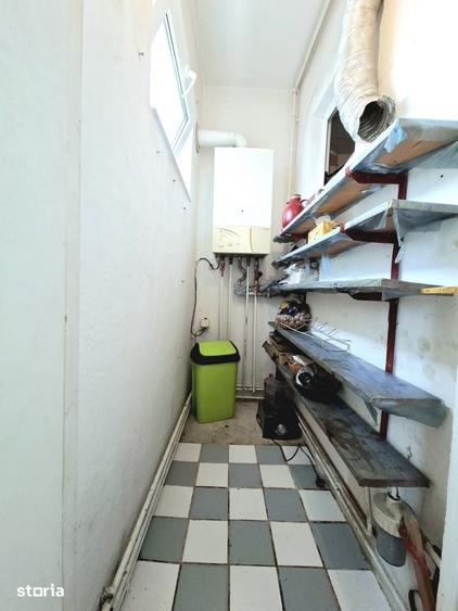 Apartament cu 4 camere semidecomandat în Central