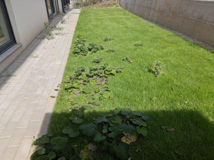 Duplex cu 4 camere cu Canalizare în Florești