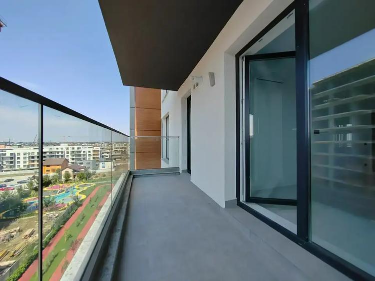 Apartament cu 3 camere decomandat în Titan