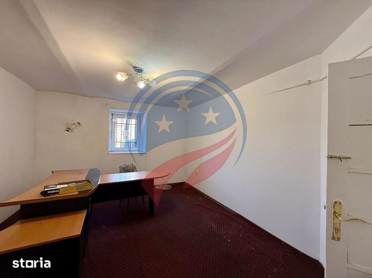 Casă cu 10 camere cu Teren 801 Mp în Ultracentral