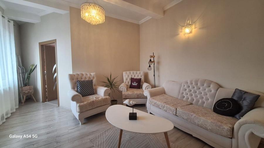 Apartament cu 2 camere semidecomandat, mobilat în Parcul Carol