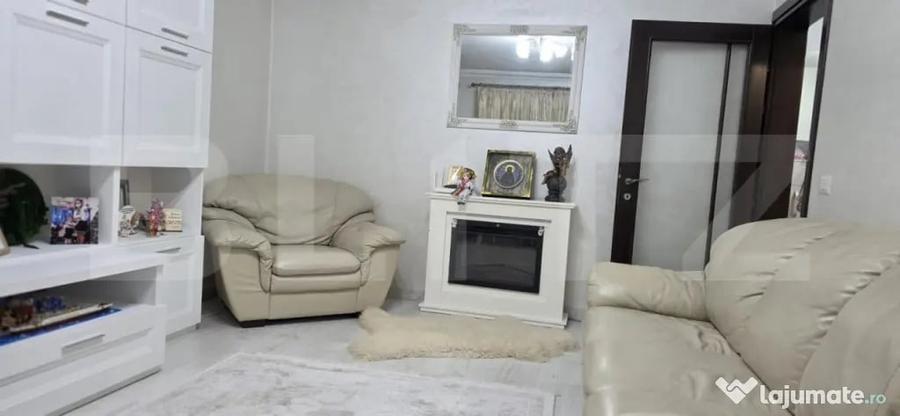 Apartament cu 3 camere decomandat în Obcini