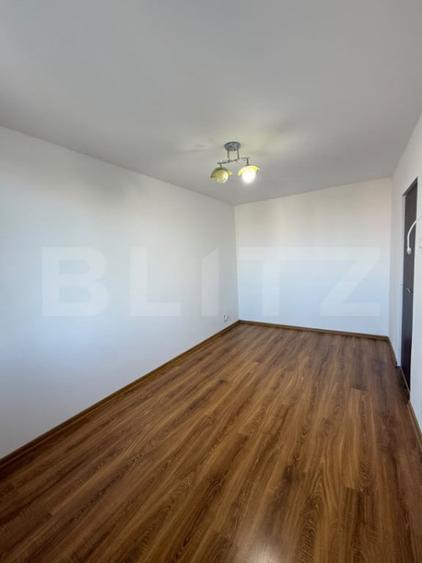 Apartament cu 2 camere semidecomandat în 1 Mai