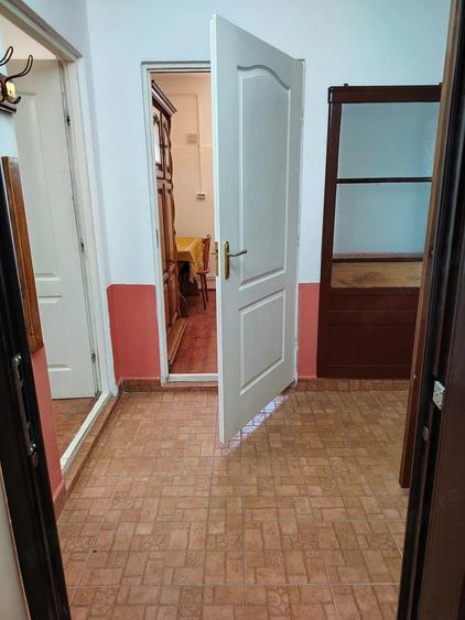 Ofer spre inchiriere apartamtent cu 2 camere in zona centrala - 1