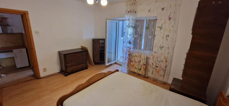 Apartament cu 4 camere decomandat în Gara