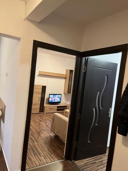 Apartament cu 2 camere decomandat, mobilat în Eroii Revoluției