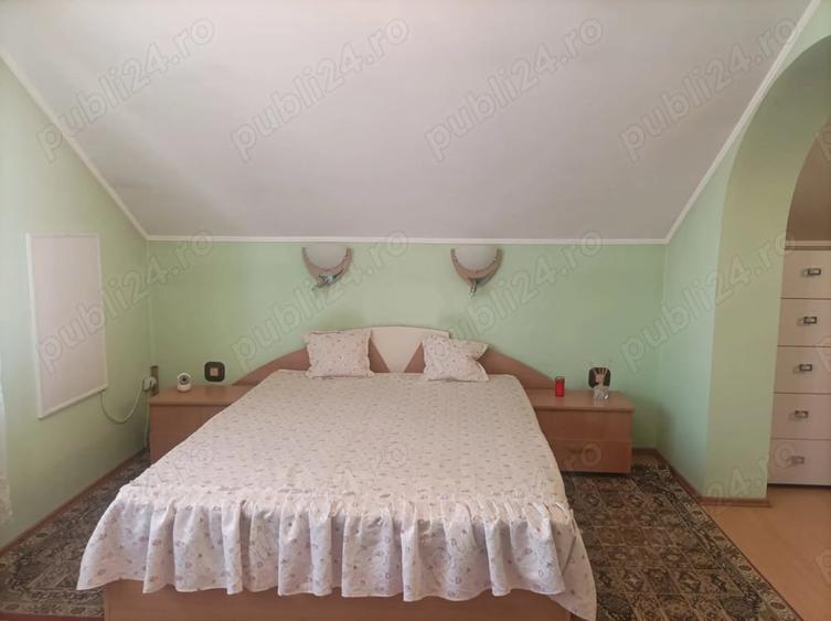 Casă cu 5 camere cu Teren 1500 Mp în Central