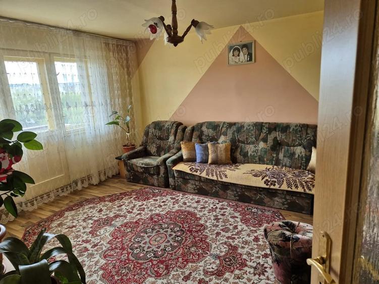 Apartament cu 4 camere decomandat în Central