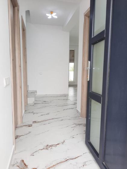 Casă individuală cu 5 camere cu Teren 440 Mp în Săbăreni