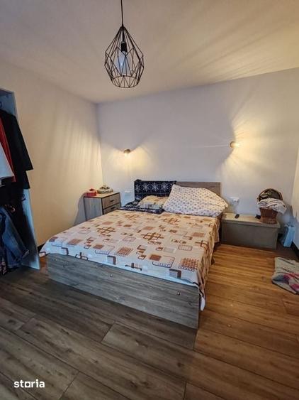 Casă cu 6 camere cu Teren 962 Mp în Groși