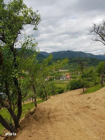 Teren de 4120 mp, în Uric