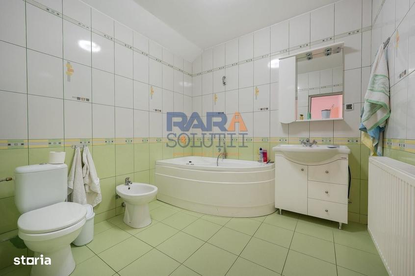 Spațiu comercial, de 1,900 mp, în Adjudeni