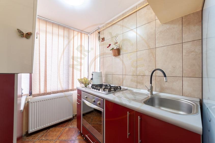 Apartament cu 4 camere decomandat în Bere