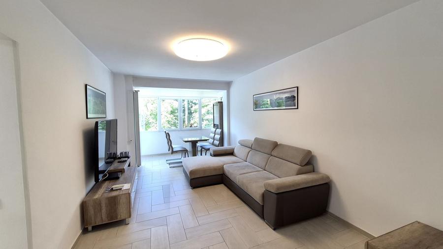 Apartament cu 3 camere decomandat, mobilat în Iancului