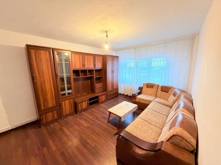 Apartament 4 camere decomandat - 1