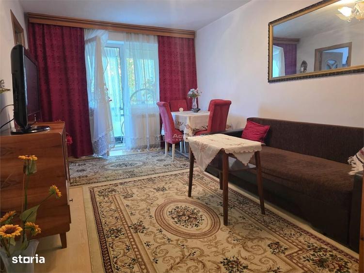 Apartament cu 3 camere semidecomandat în Crâng
