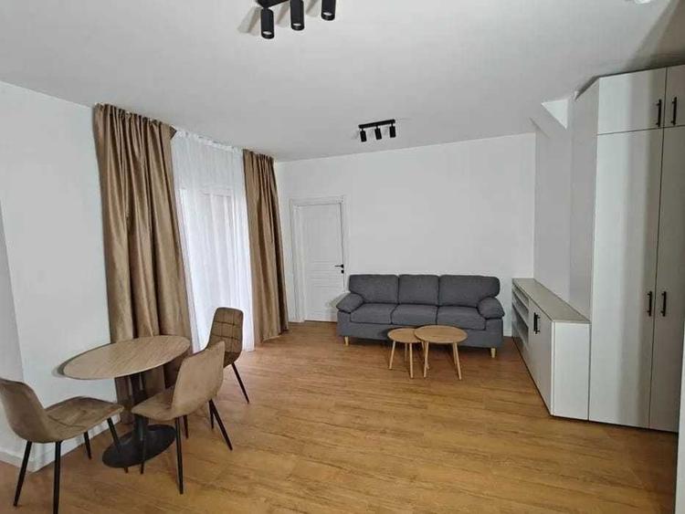 Apartament cu 2 camere decomandat în Florești