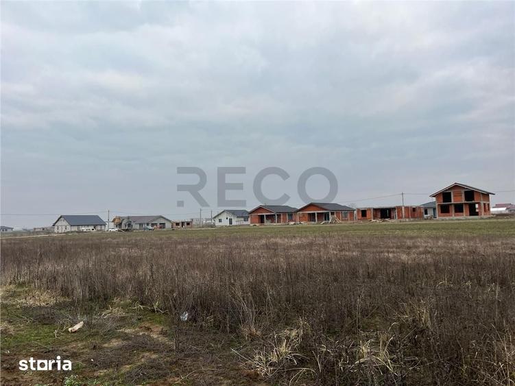 Teren de 500 mp, în Sânmartin