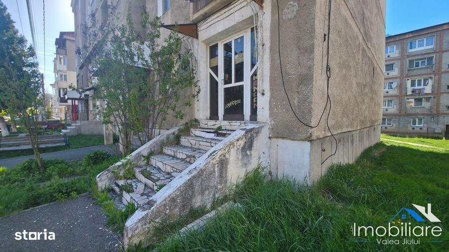 Spațiu comercial, de 26 mp, în Uric