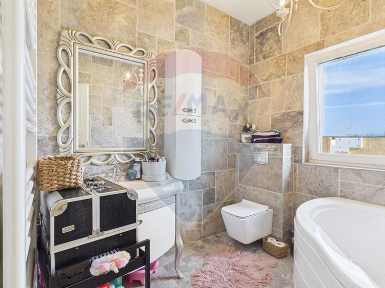 Casă individuală cu 5 camere cu Teren 500 Mp în Corbeanca