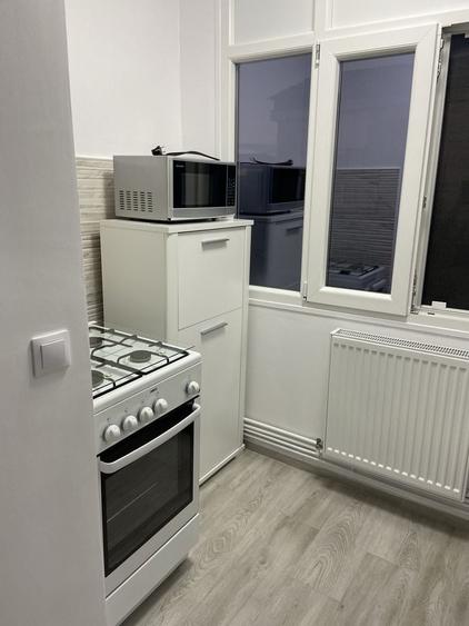 Apartament cu 2 camere decomandat în Micro 12