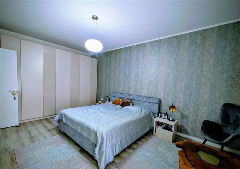 Apartament cu 4 camere decomandat, mobilat în Floreasca