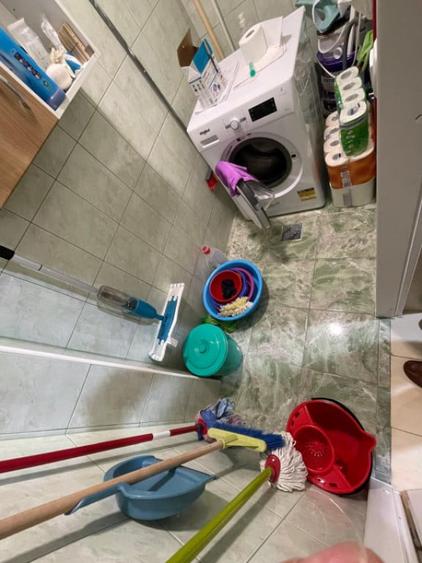 Apartament cu 3 camere semidecomandat în Europa
