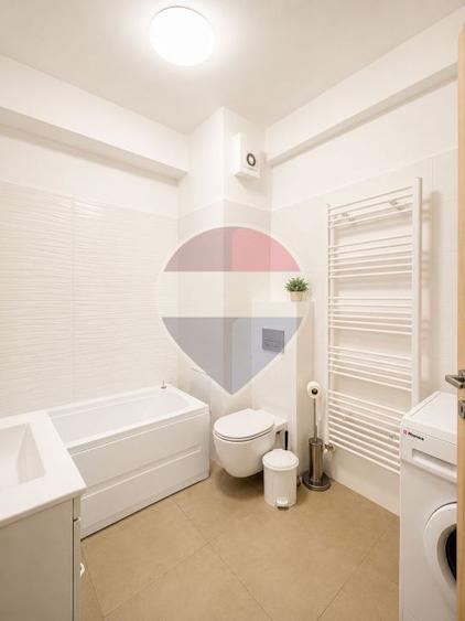 Apartament cu 2 camere semidecomandat, mobilat în Central