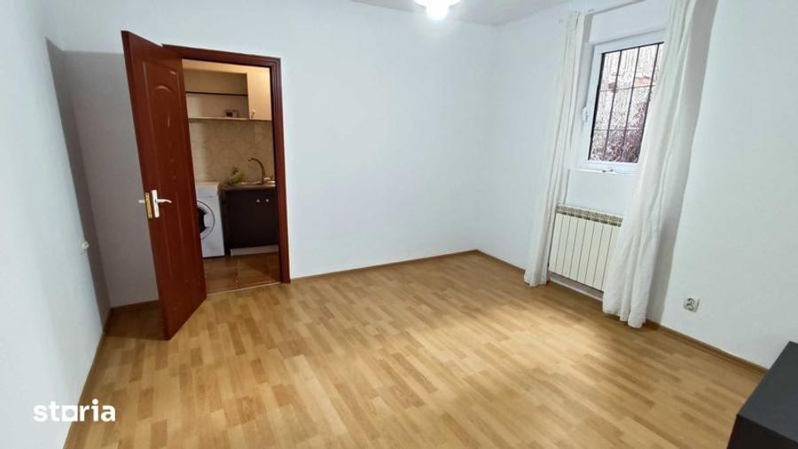 Casă cu 4 camere cu Teren 190 Mp în Titan
