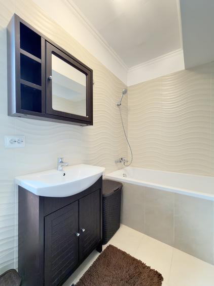 Apartament cu 3 camere semidecomandat, mobilat în Lacul Tei