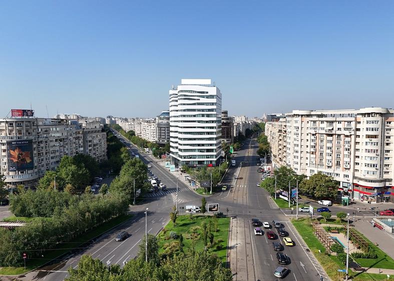 Birou, de 9,500 mp, în Muncii
